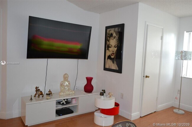 Building Photo - 17320 NW 67th Pl