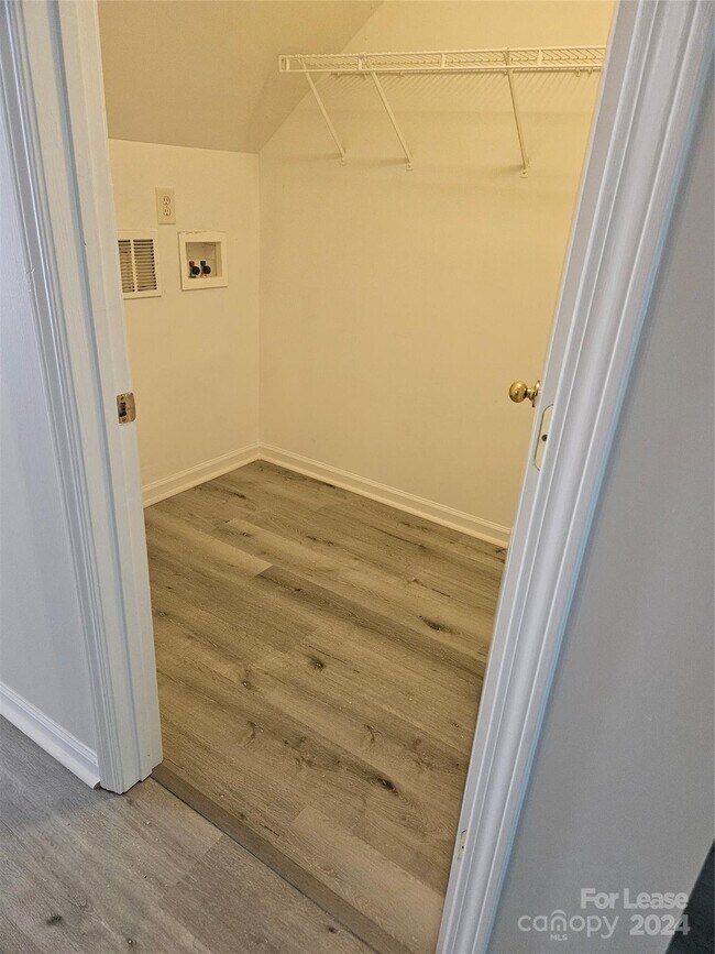 Building Photo - 14955 Scothurst Ln