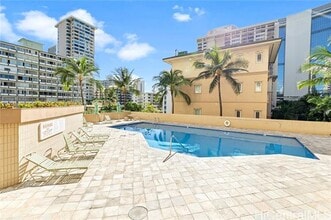 Building Photo - 2121 Ala Wai Blvd