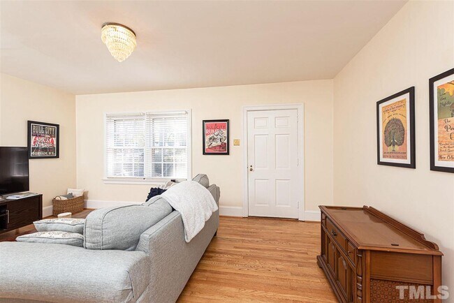 Foto del edificio - 2726 Bedford Ave