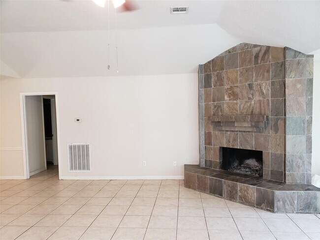 Building Photo - 16007 Glen Mar Dr