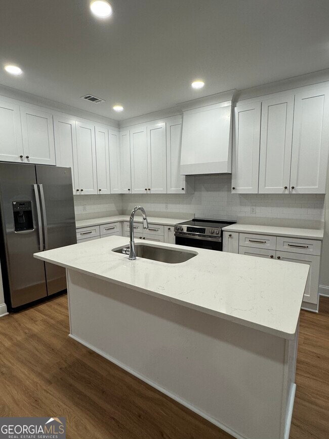 Building Photo - 101 Longpoint Dr