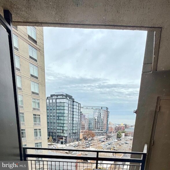 Foto del edificio - 555 Massachusetts Ave NW