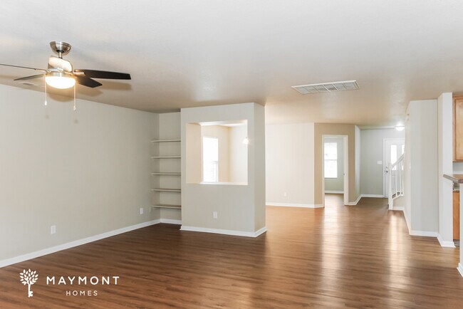 Foto del edificio - 387 Jasmine Dr