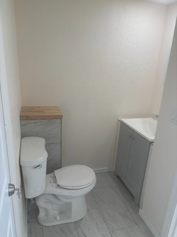 Building Photo - 90 W Cowles St