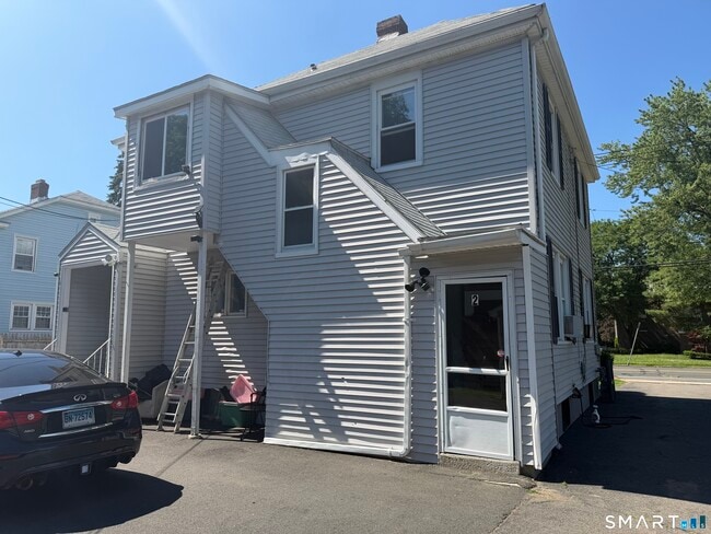 Building Photo - 117 Silver Ln