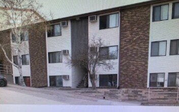 Building Photo - 812 Benton Dr