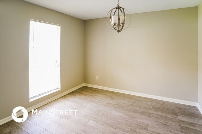 Foto del edificio - 2657 S Woodloch St