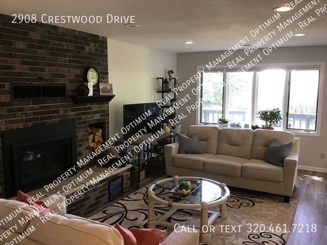 Building Photo - 2908 Crestwood Dr NE