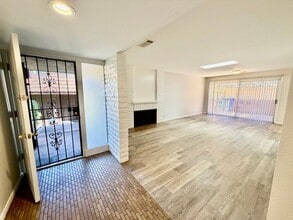 Building Photo - 4618 Collwood Ln