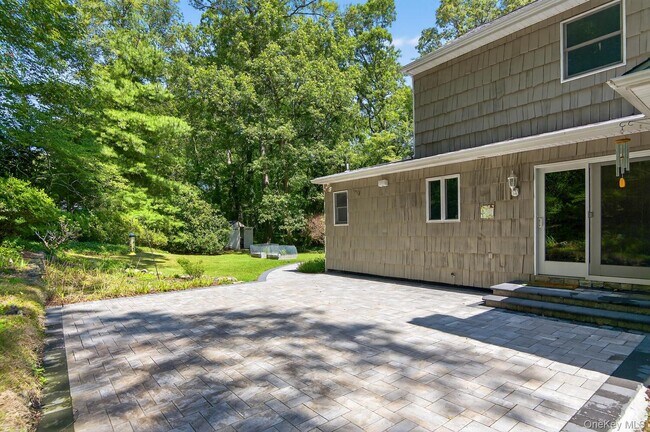 Building Photo - 43 Edcris Ln