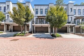 Building Photo - 725 Taylor Ct