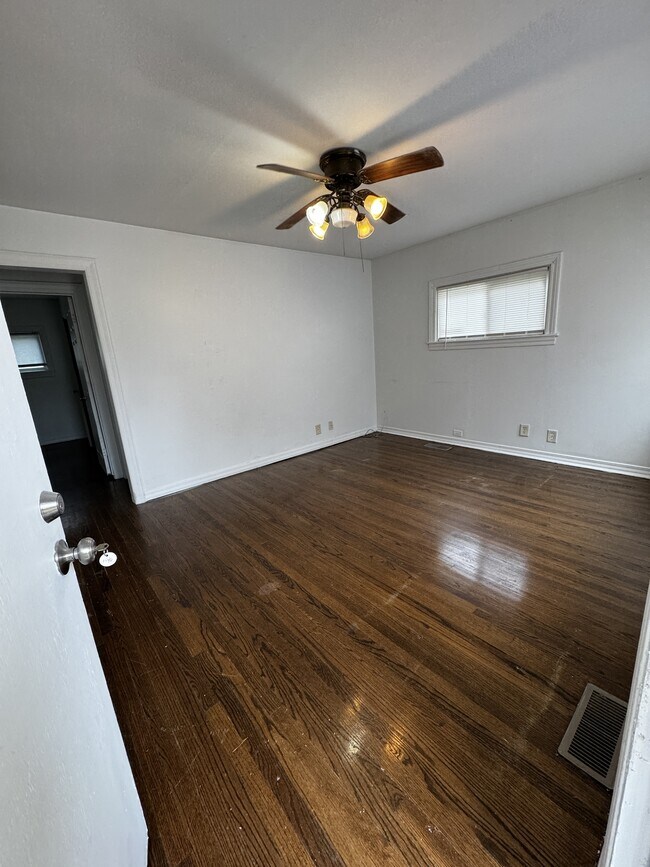 Building Photo - 2664 Vigo St