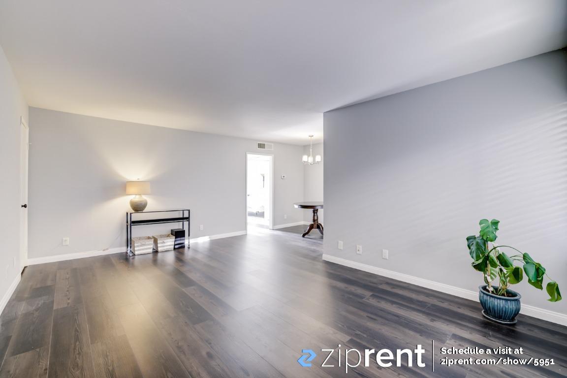Foto principal - 9920 Jordan Ave