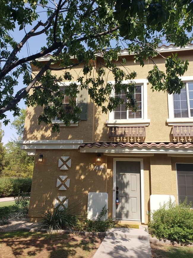 AVAILABLE NOW IN THE GARDENS GILBERT!!! - AVAILABLE NOW IN THE GARDENS GILBERT!!! House
