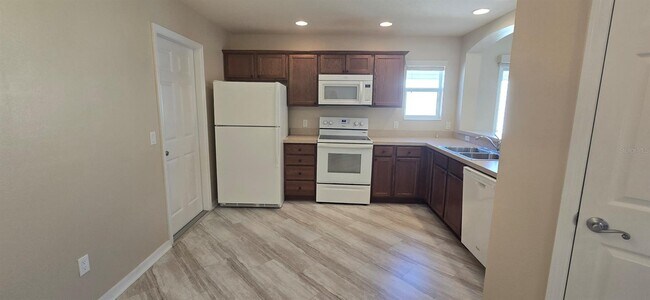 Foto del edificio - 2577 Lindewood St