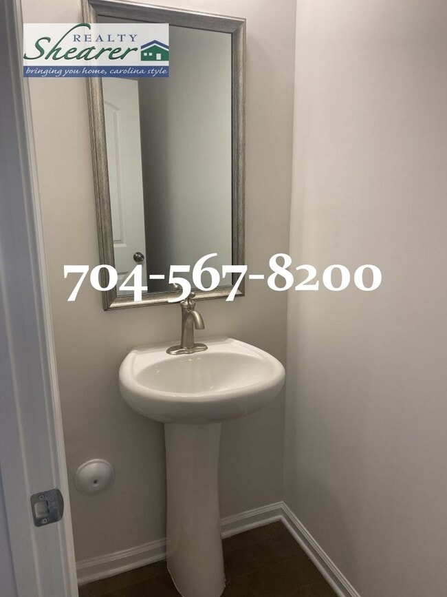 Foto del edificio - Newer 3 Bedroom Townhome in Matthews