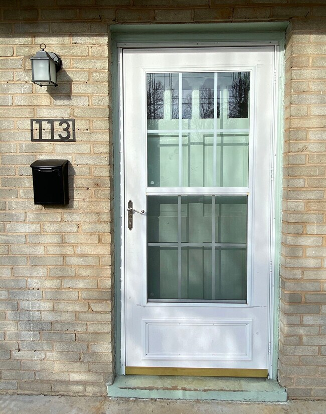 puerta principal - 113 Azalea Dr