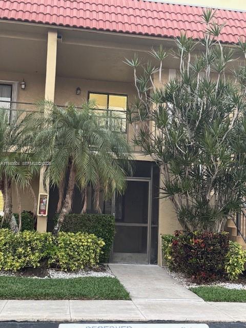Foto del edificio - 321 Lakeview Dr