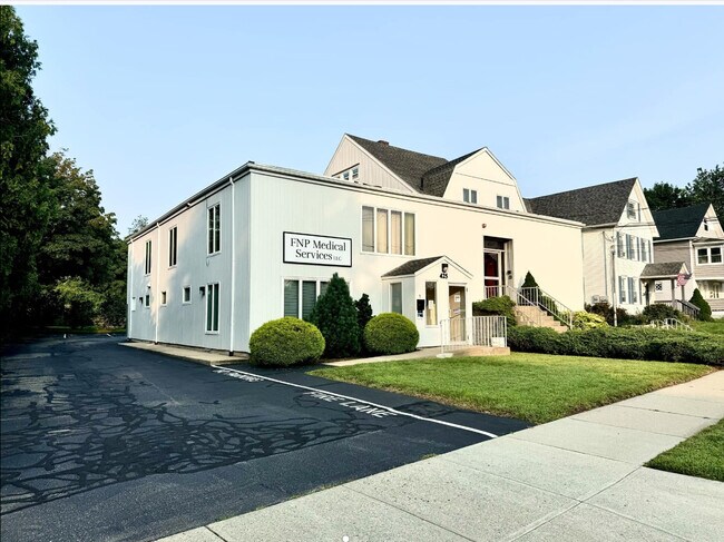 Foto del edificio - 425 Montauk Ave