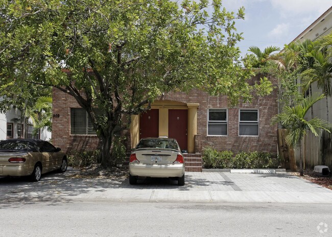 Foto del edificio - 905 SE 2nd Ct