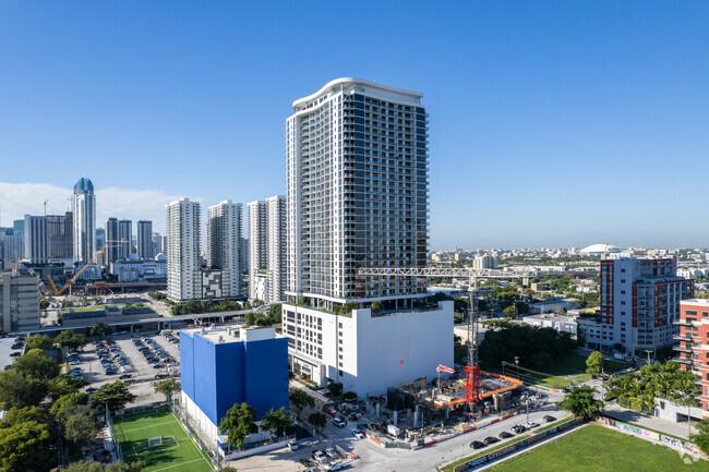 Building Photo - CANVAS