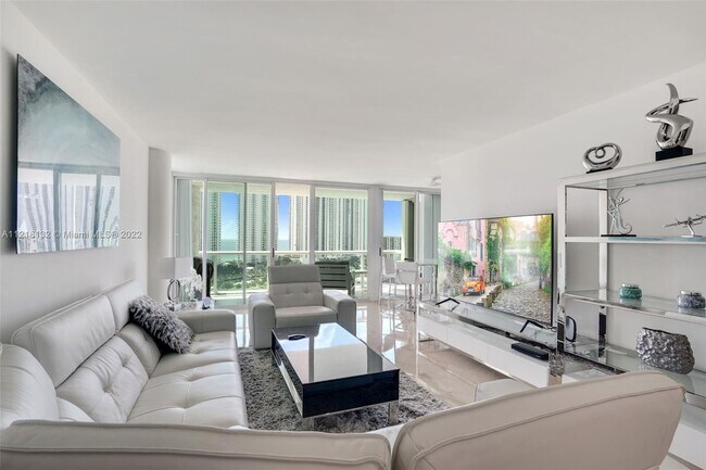 Foto del edificio - 1000 E Island Blvd