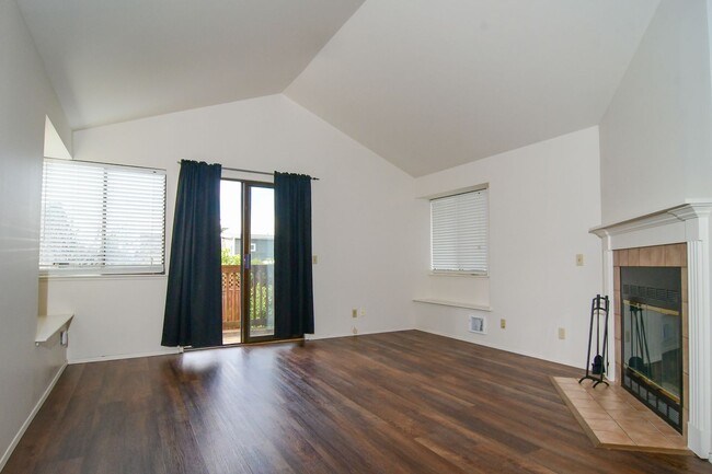 Foto del edificio - Prime Ballard Location 3 BR/2BA Home - Ava...