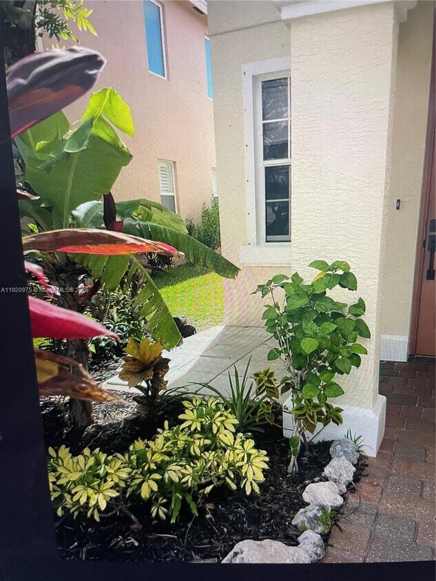 Foto del edificio - 730 NW Leonardo Cir