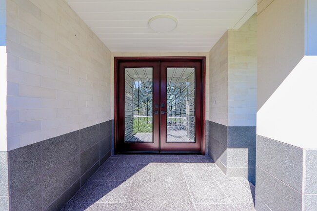 Foto del edificio - 445 Highland Dr