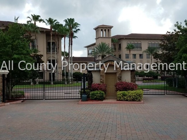 Building Photo - 601 Saxony Blvd