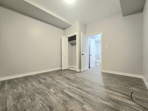 Building Photo - 337 Grenville Ave