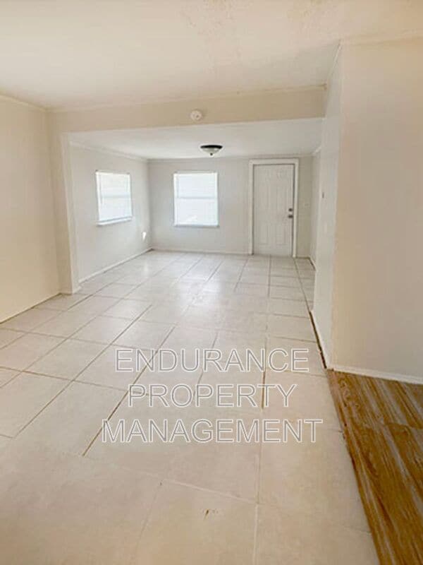 Building Photo - 150 W 15th St