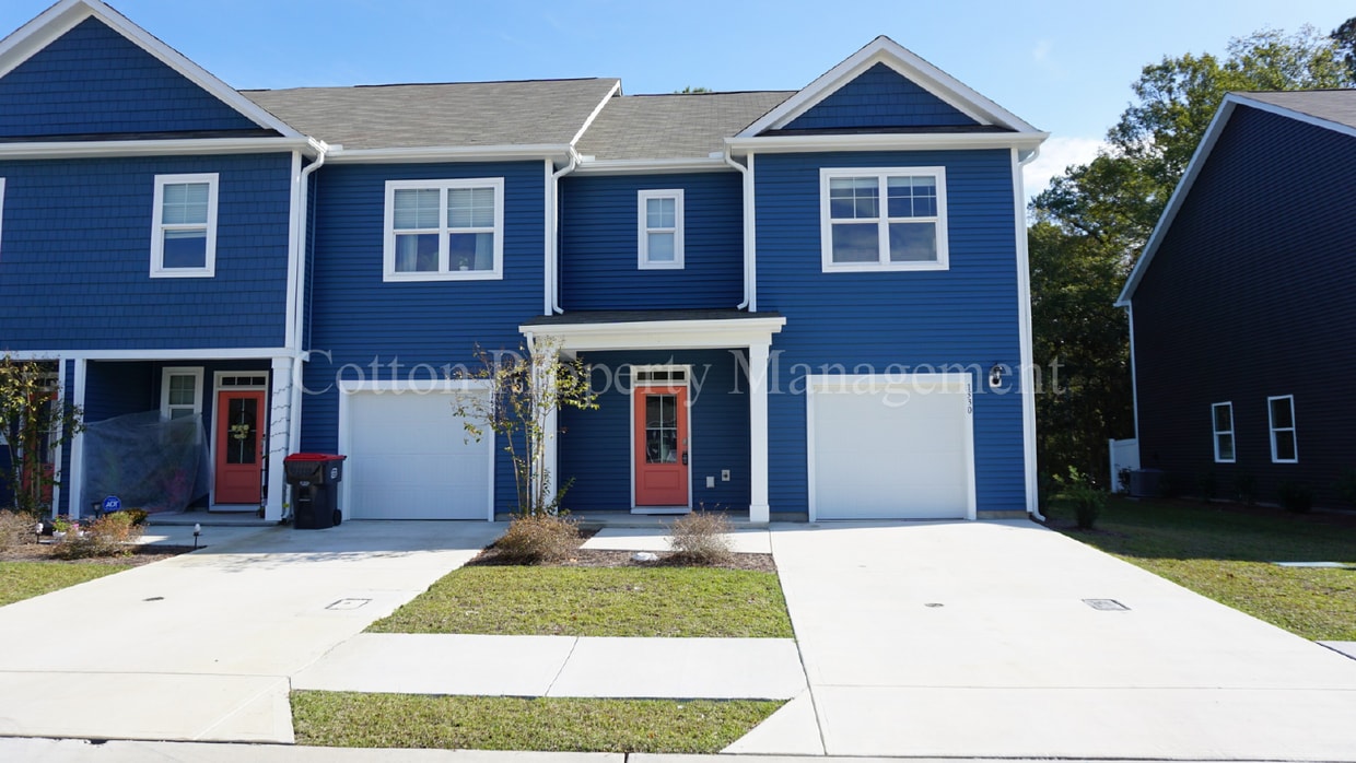 Photo - Beautiful, newly constructed 3BR/2.5BA Tow...