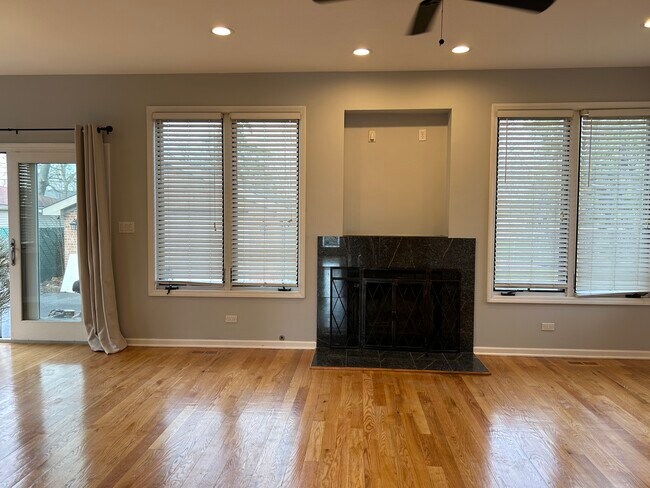 Foto del edificio - 1226 S Belmont Ave