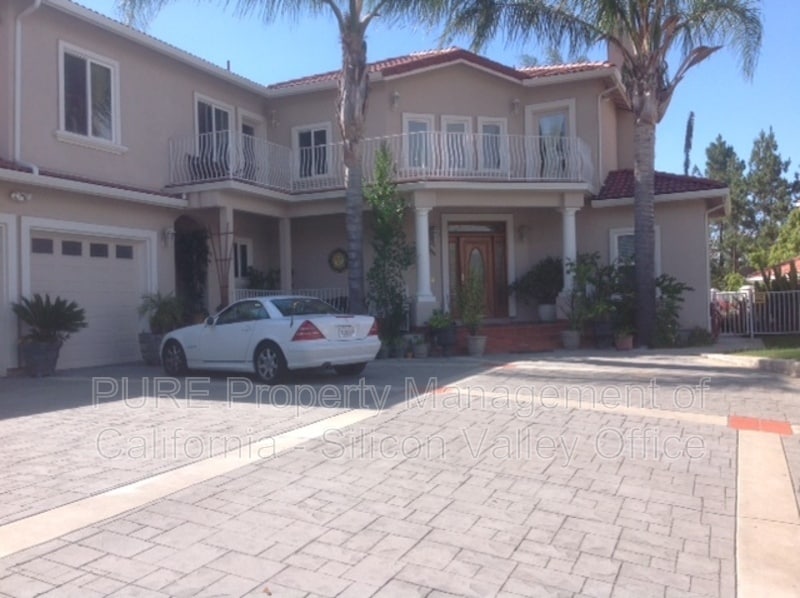 Primary Photo - 11050 Canyon Dr