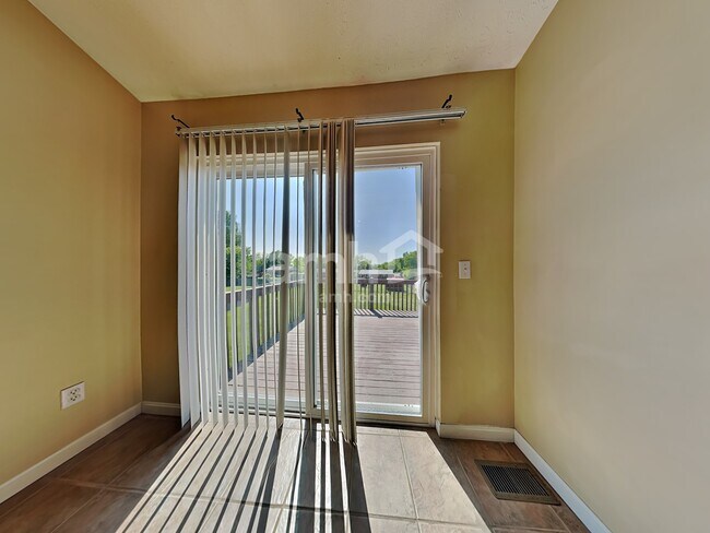 Foto del edificio - 2565 Chateaugay Ct