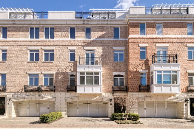 Foto del edificio - 903 Valencia Ct