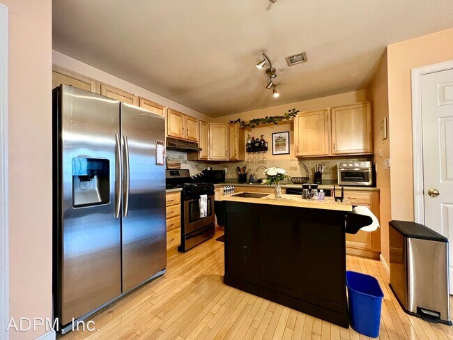 Foto del edificio - 3 br, 2 bath House - 16 Margin Street Unit 9