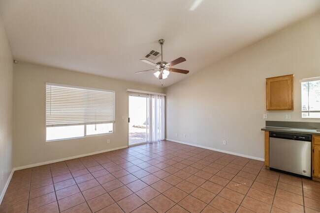 Foto del edificio - 5124 Keswick Rd