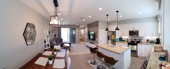 Building Photo - 1 Cadence