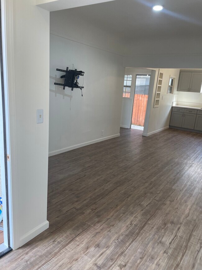 Building Photo - 4955 E 59th Pl