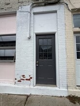 Building Photo - 10 Main St