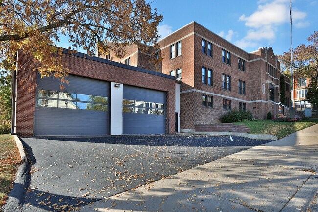 Indoor heated parking - 107 Chestnut St E