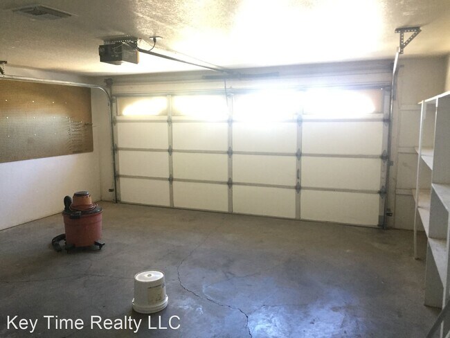 Building Photo - 3 br, 2 bath House - 1385 Verde Dr.