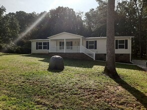 Building Photo - 197 Brandenburg Dr