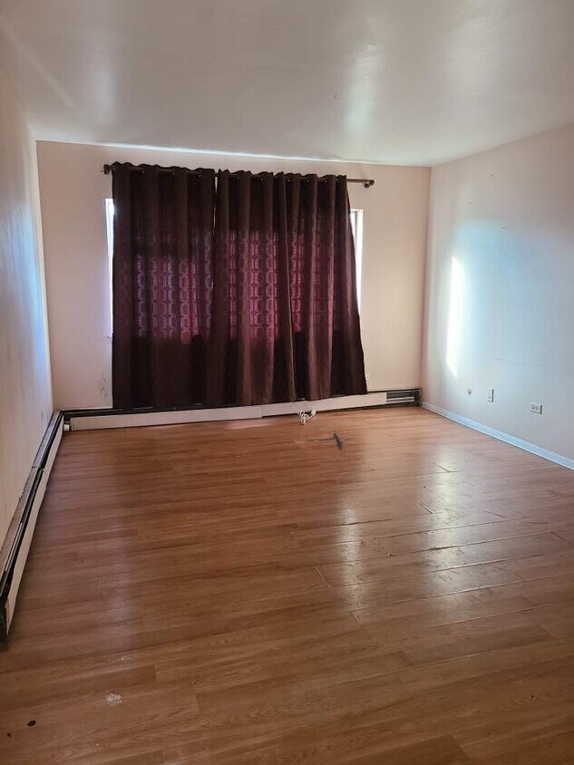 Primary Photo - 377 Inland Dr