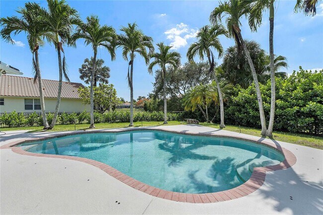 Building Photo - 410 Sabal Way