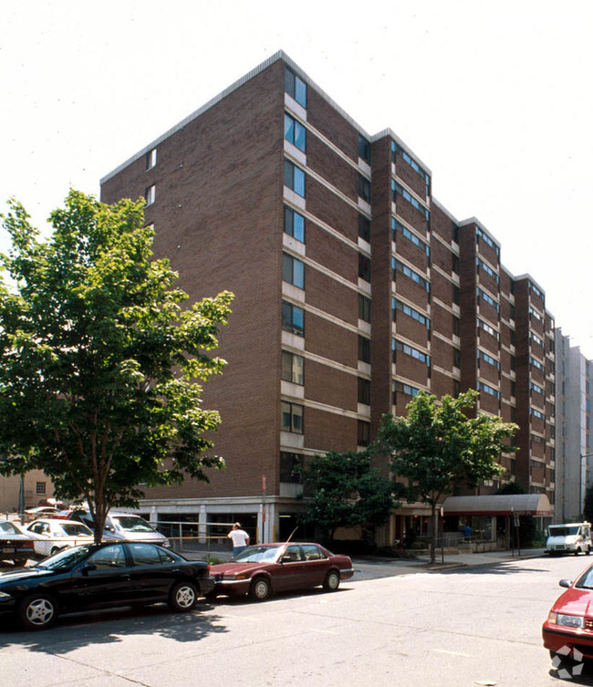 Building Photo - Towne Terrace East