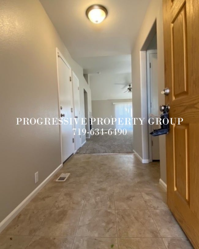 Building Photo - Lovely Fountain Home $2,150/month